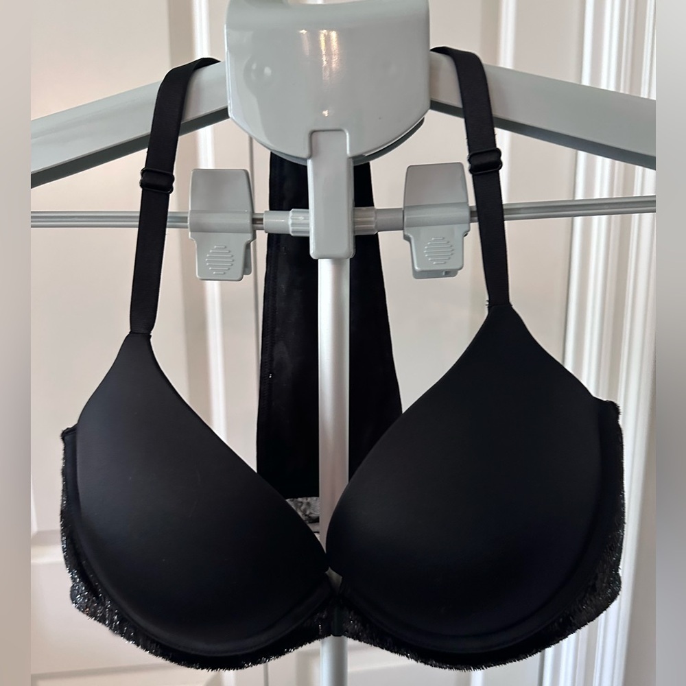 Victoria's Secret Very Sexy Black Lace Trim Jeweled Razor Back Bra 34 E (DD)